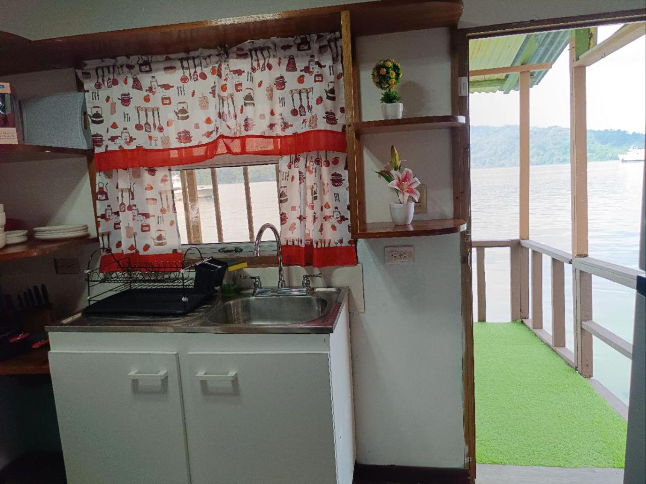 Banana Bay Marina Hotel Golfito Exterior photo