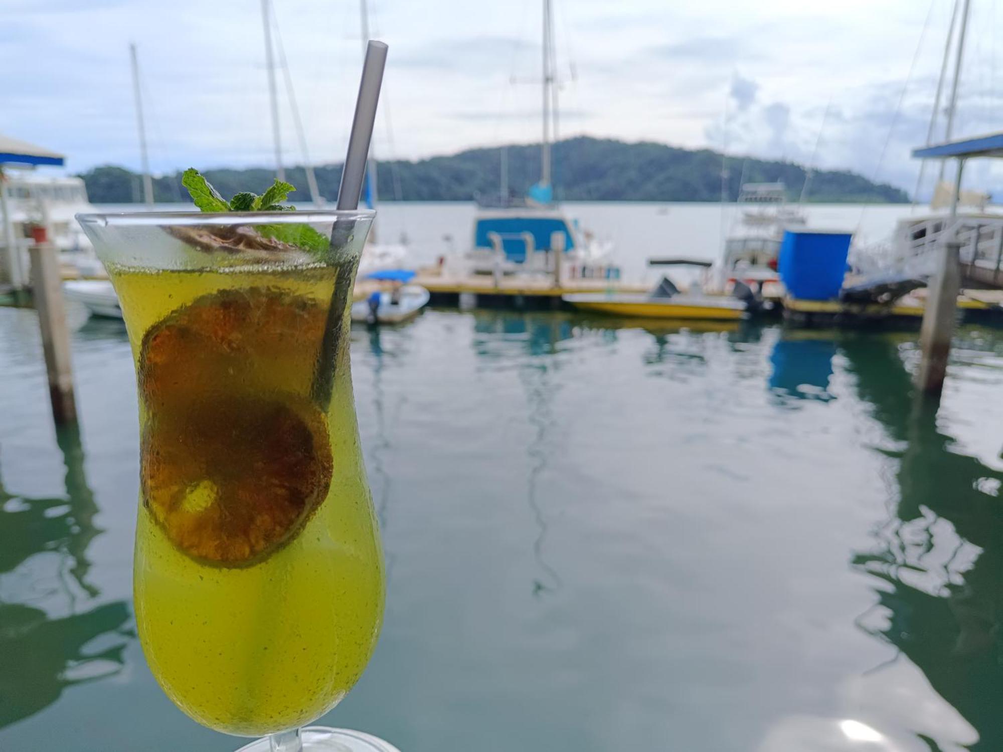 Banana Bay Marina Hotel Golfito Exterior photo